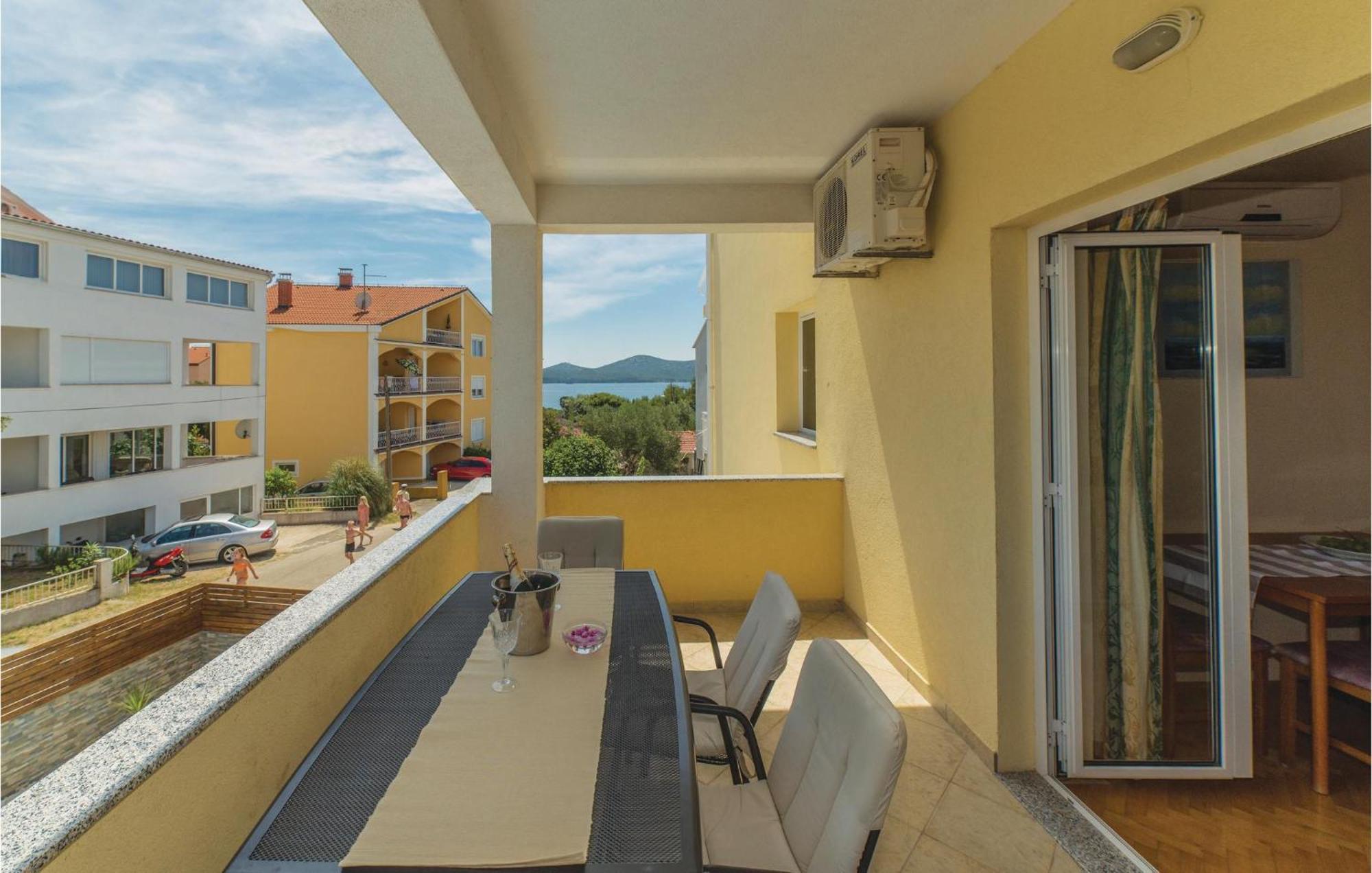 Pet Friendly Apartment In Biograd With Kitchen Biograd Na Moru Eksteriør billede